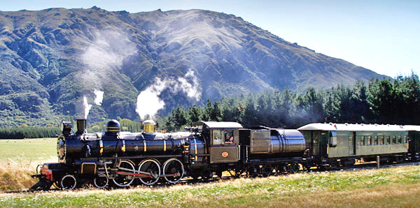 The Kingston Flyer train, South Island, New Zealand photo tour image